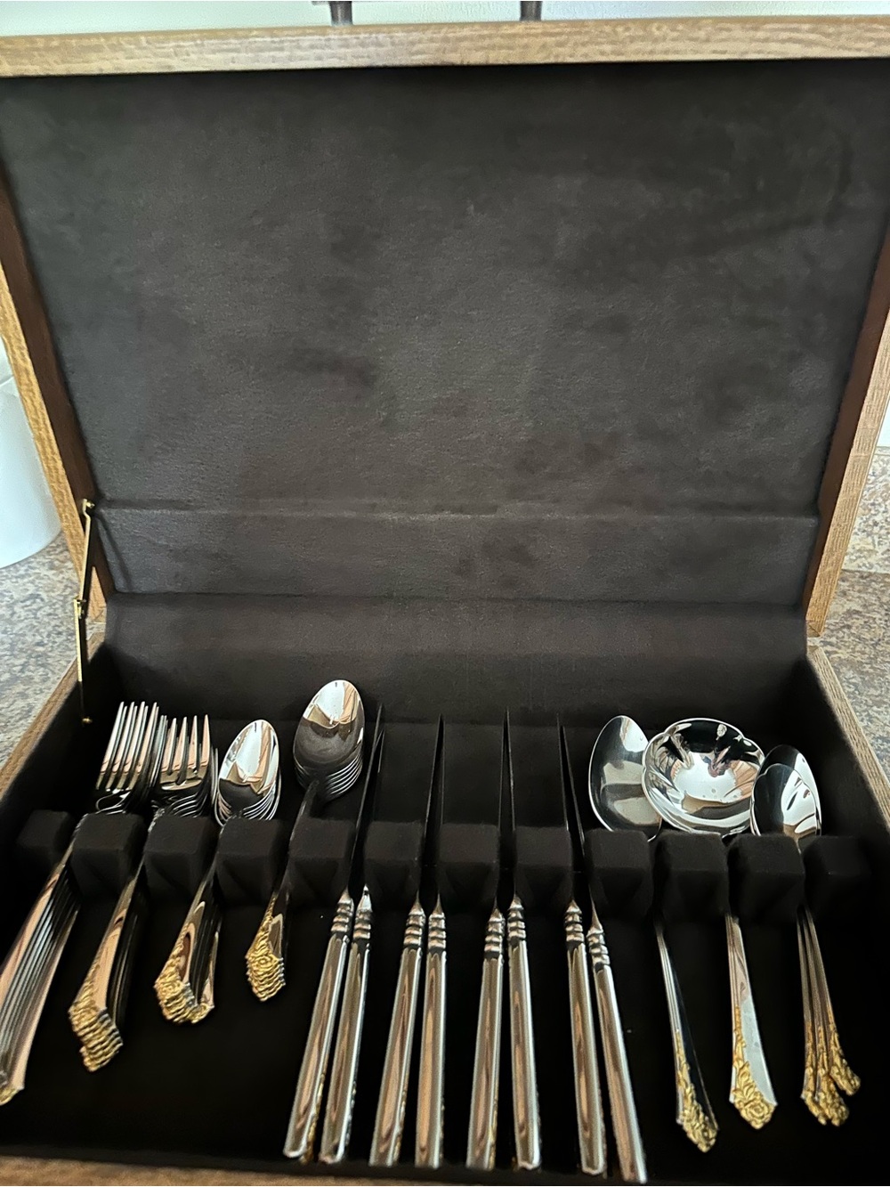 ONEIDA Golden Damask Rose Stainless Flatware Place Setting Made In USA - Picture 4 of 5